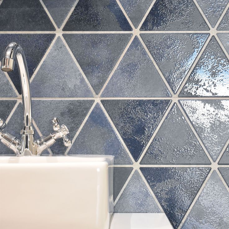 Patterned Triangle Tiles in 2025
